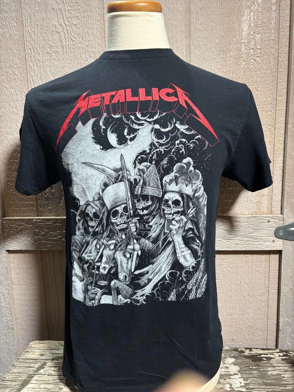 Metallica black T Shirt Size Medium metal band concert tour shirt